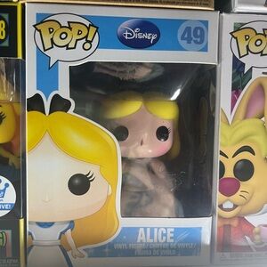 Disney Alice Pop! Vinyl Figure
